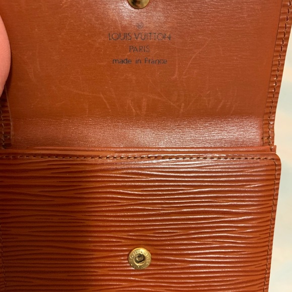 Louis Vuitton EPI unisex wallet - Picture 5 of 6